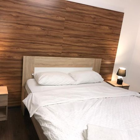 Naberezhna 10, Central Lutsk Apartment Ngoại thất bức ảnh