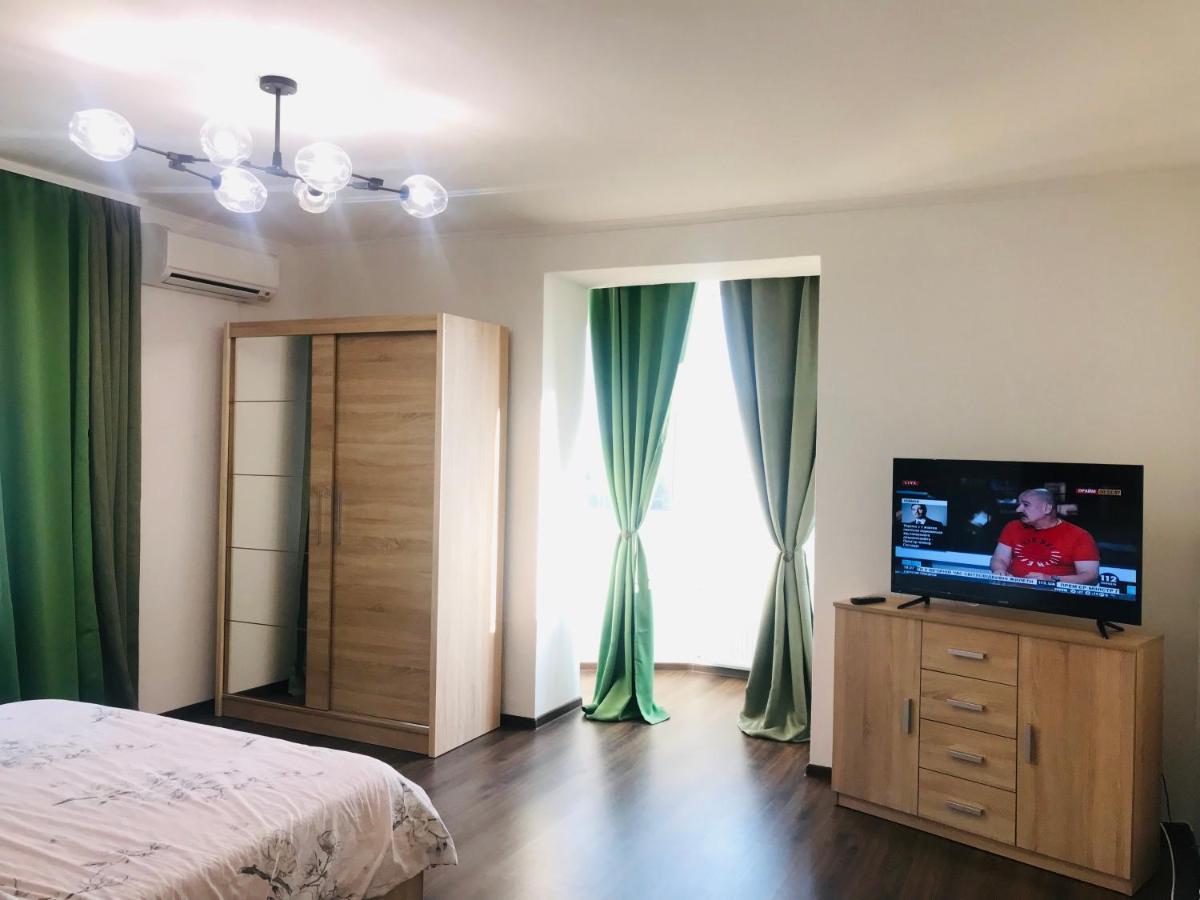 Naberezhna 10, Central Lutsk Apartment Ngoại thất bức ảnh